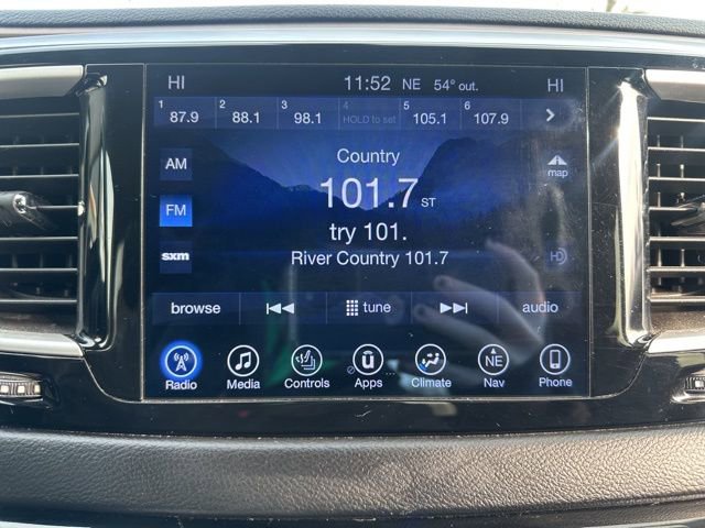 Certified 2017 Chrysler Pacifica Touring-L image 13