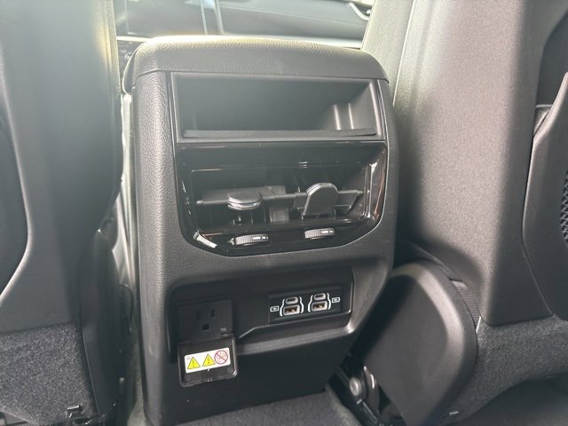 New 2025 Jeep Grand Cherokee Altitude image 16