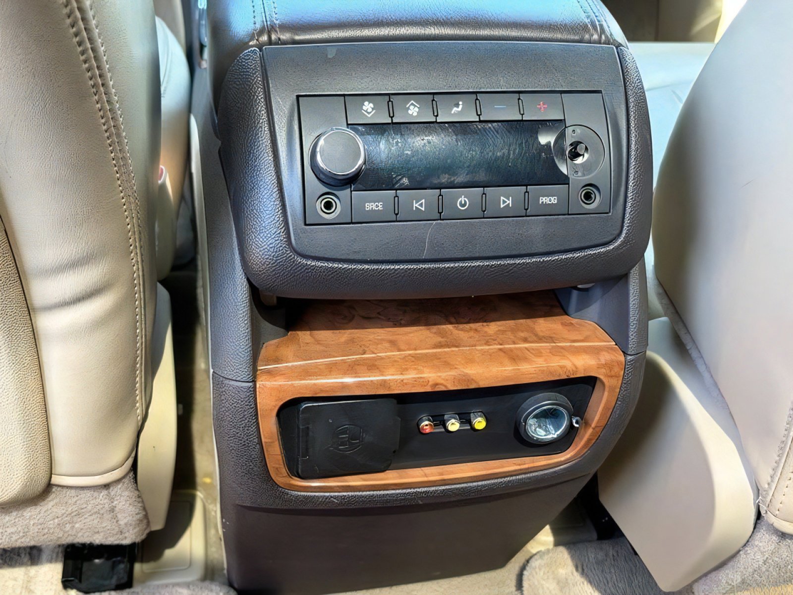 Used 2009 Buick Enclave CXL w/ Entertainment Package #4 FWD image 15