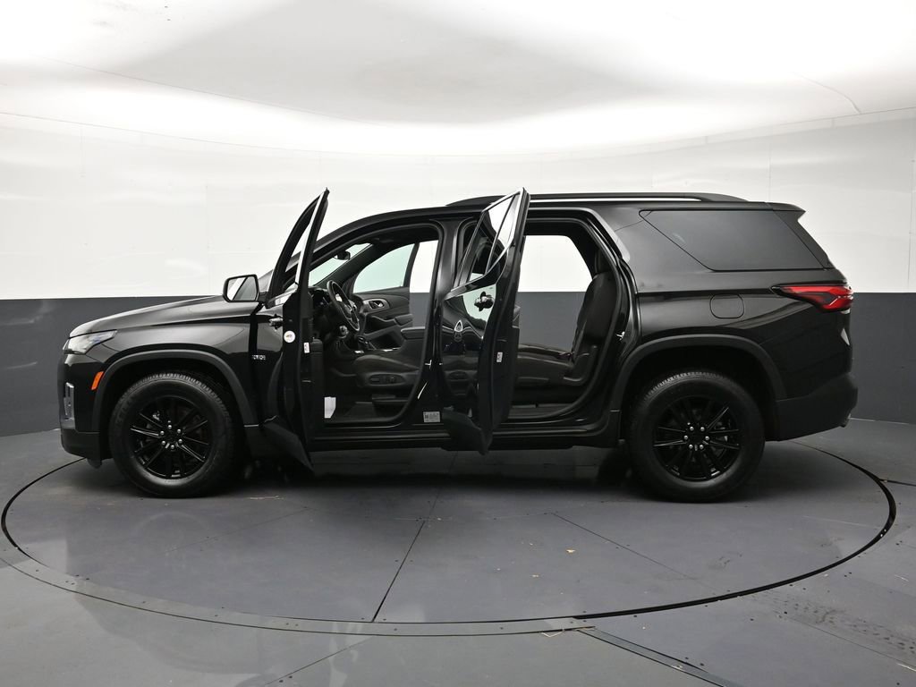 Used 2023 Chevrolet Traverse LT w/ LPO, Floor Liner Package image 36