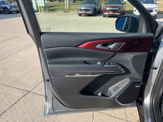 New 2026 Chevrolet Traverse RS image 12