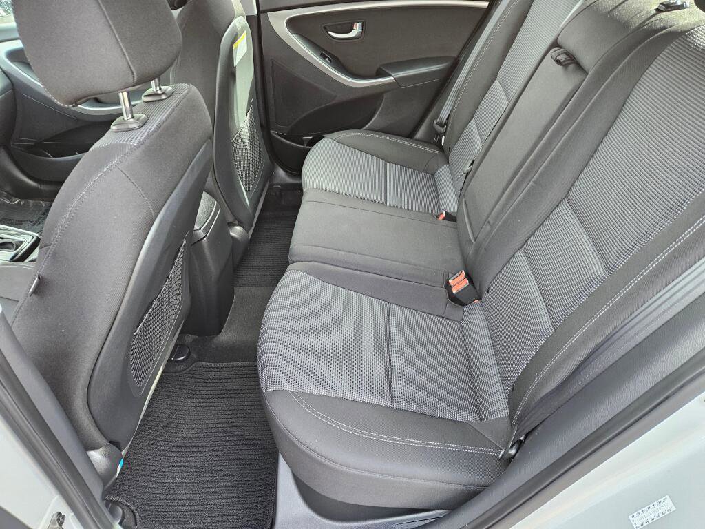 Used 2017 Hyundai Elantra GT image 13