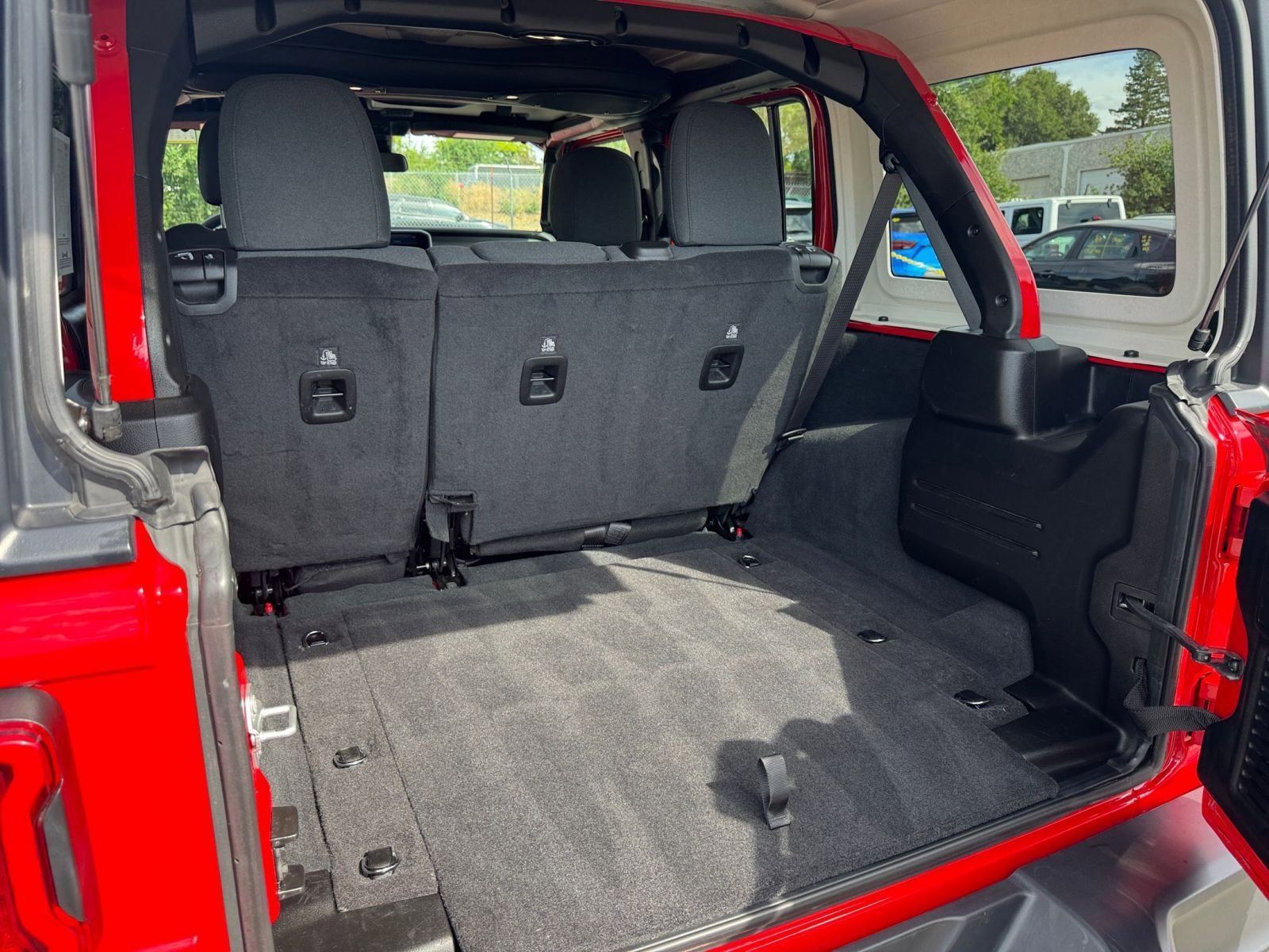 Used 2025 Jeep Wrangler Unlimited Rubicon image 30