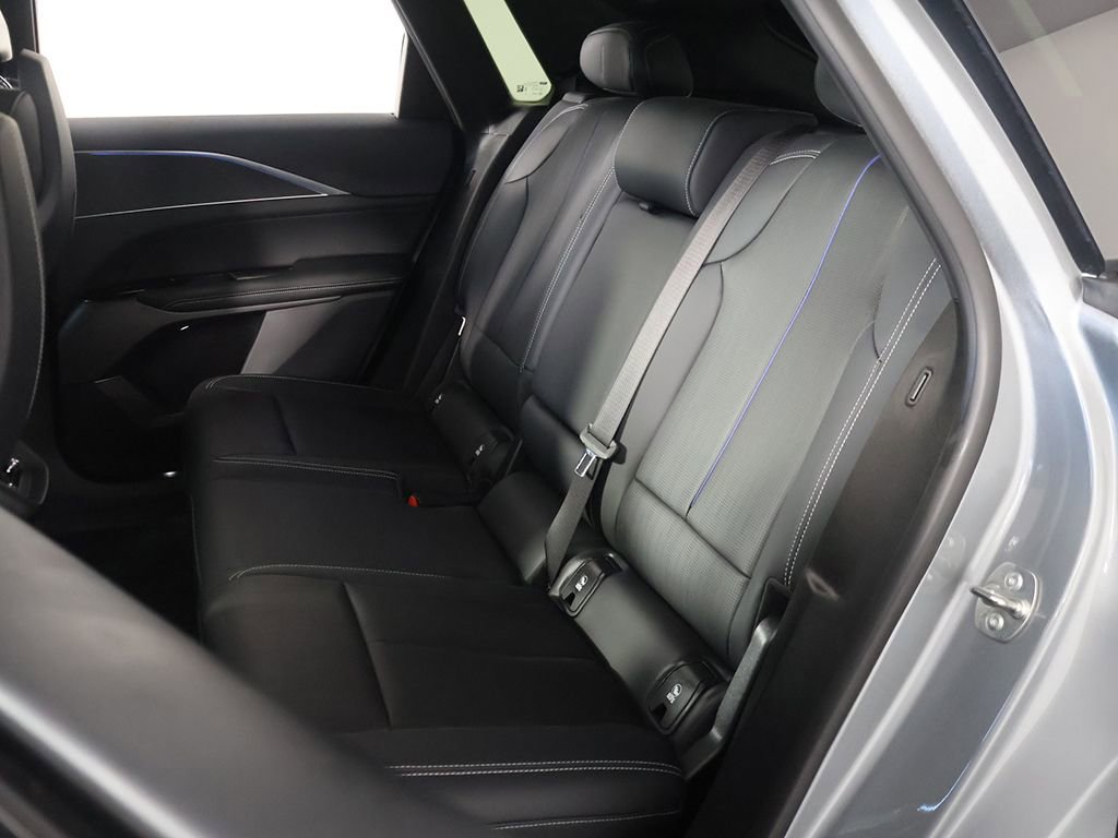 Used 2024 Cadillac Lyriq Luxury RWD image 38