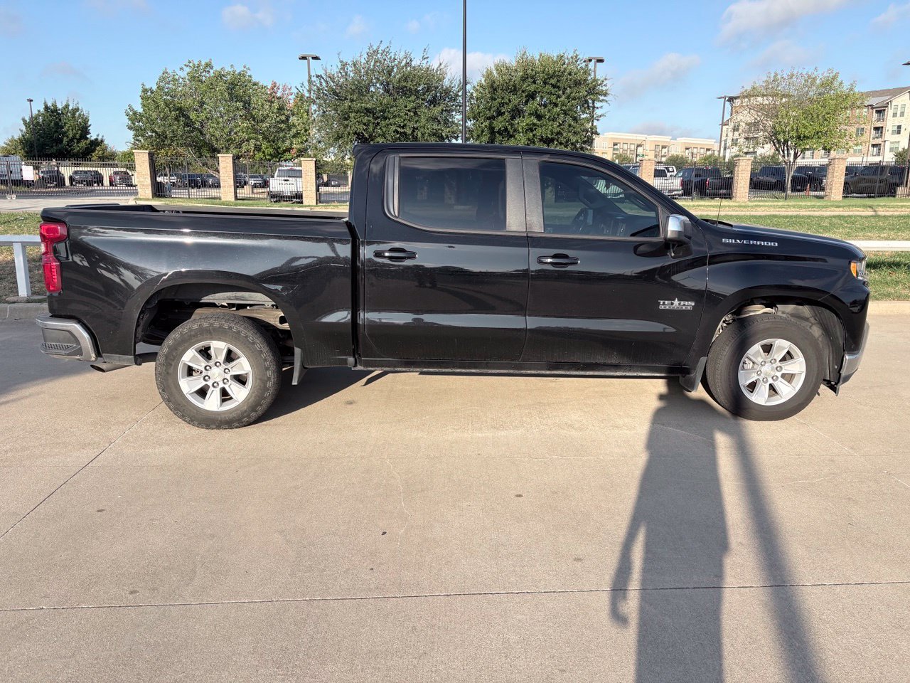 Used 2021 Chevrolet Silverado 1500 LT w/ Convenience Package II RWD image 3