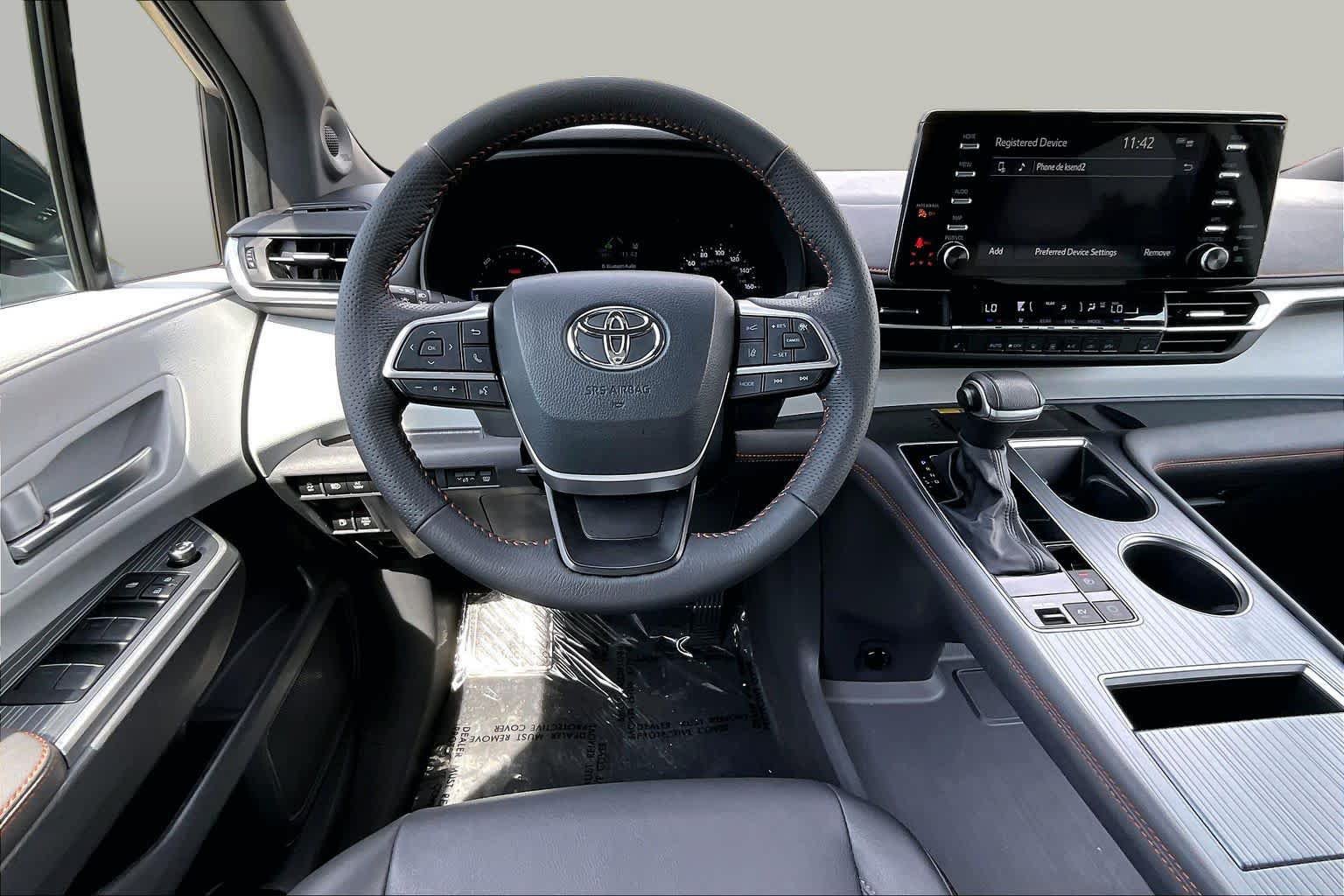 Used 2024 Toyota Sienna XSE w/ XSE Plus Package AWD/4WD image 6