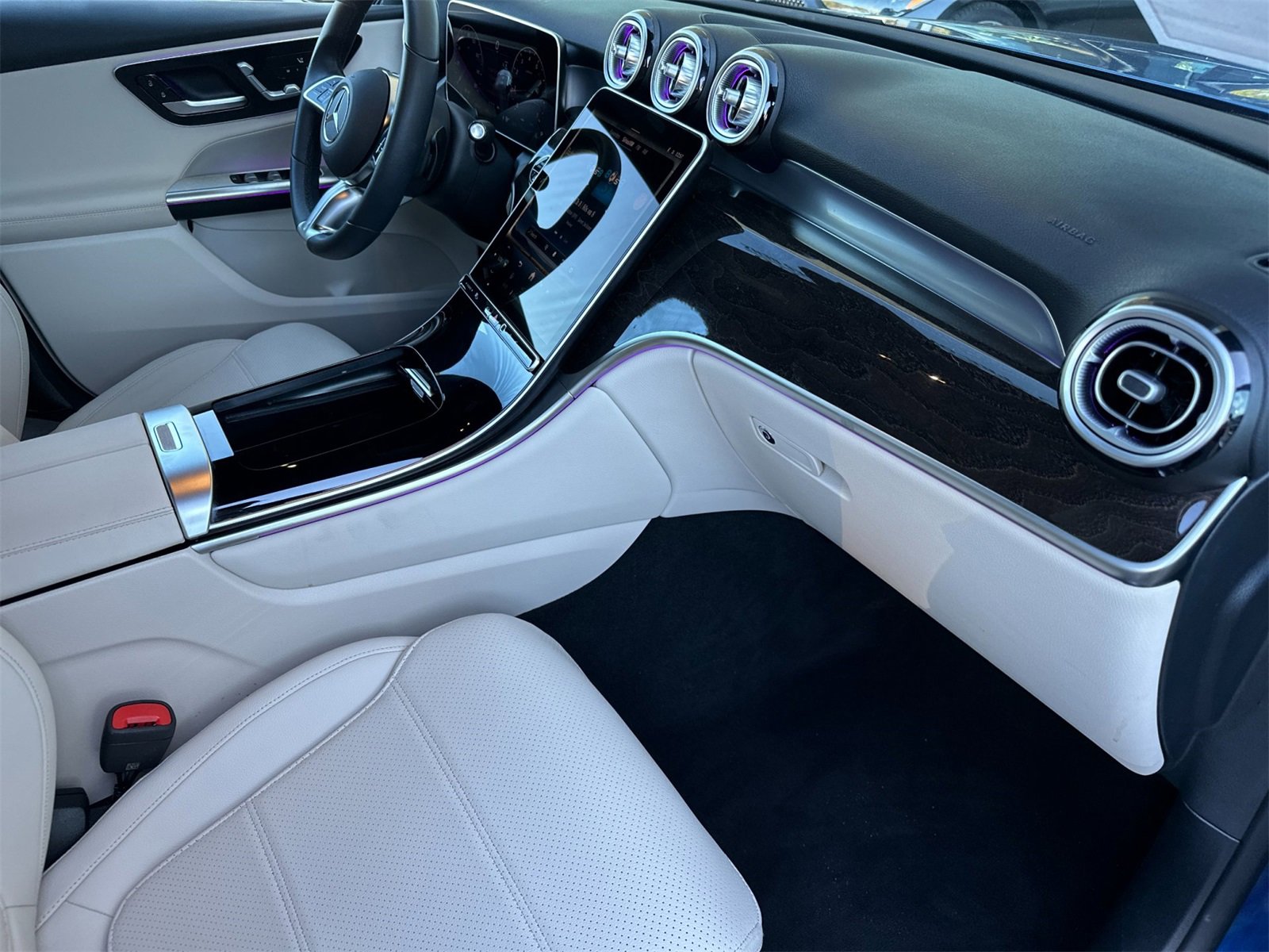 Certified 2025 Mercedes-Benz GLC 300 image 17