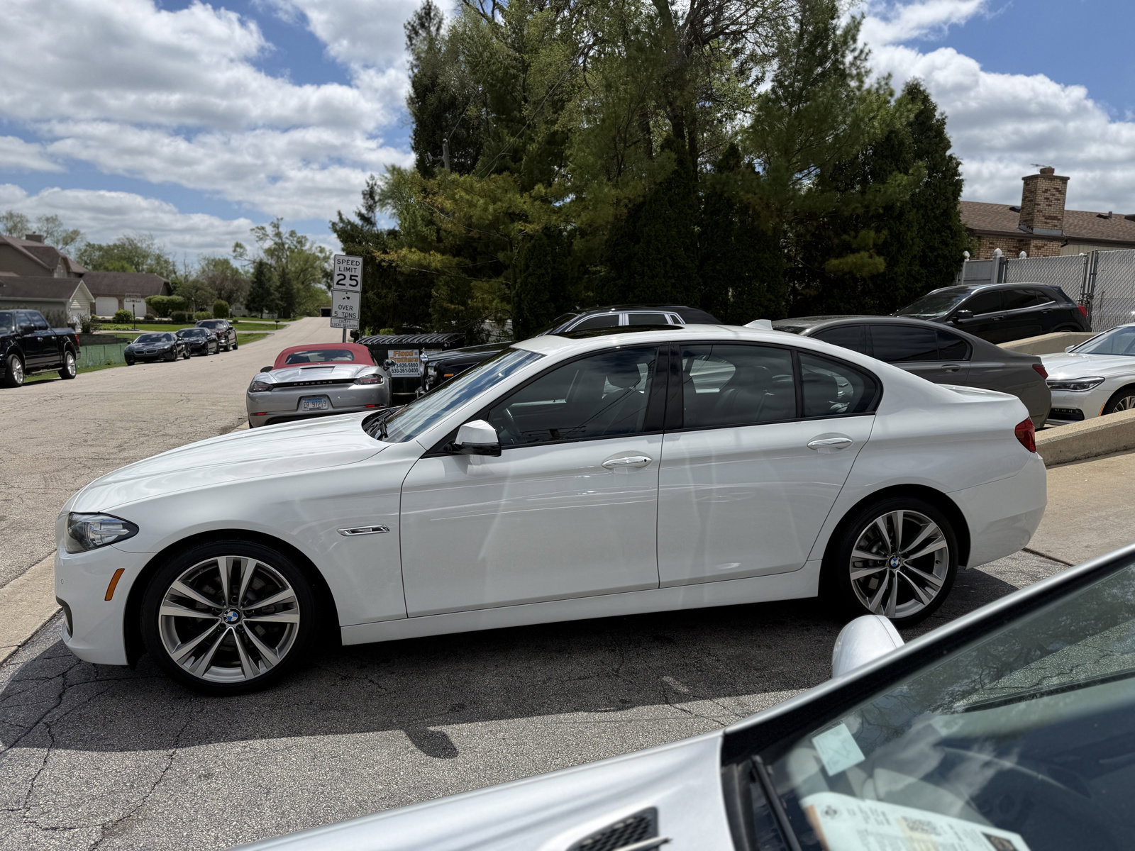 Used 2016 BMW 528i xDrive Sedan AWD/4WD image 4