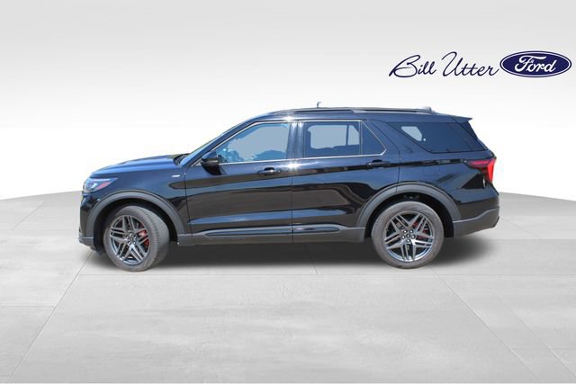 Used 2025 Ford Explorer ST-Line w/ ST-Line Street Pack AWD/4WD image 8