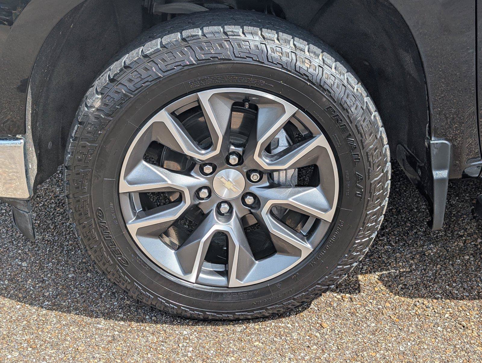 Used 2022 Chevrolet Silverado 1500 LT RWD image 11