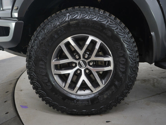 Used 2017 Ford F150 Raptor w/ Equipment Group 802A Luxury image 24