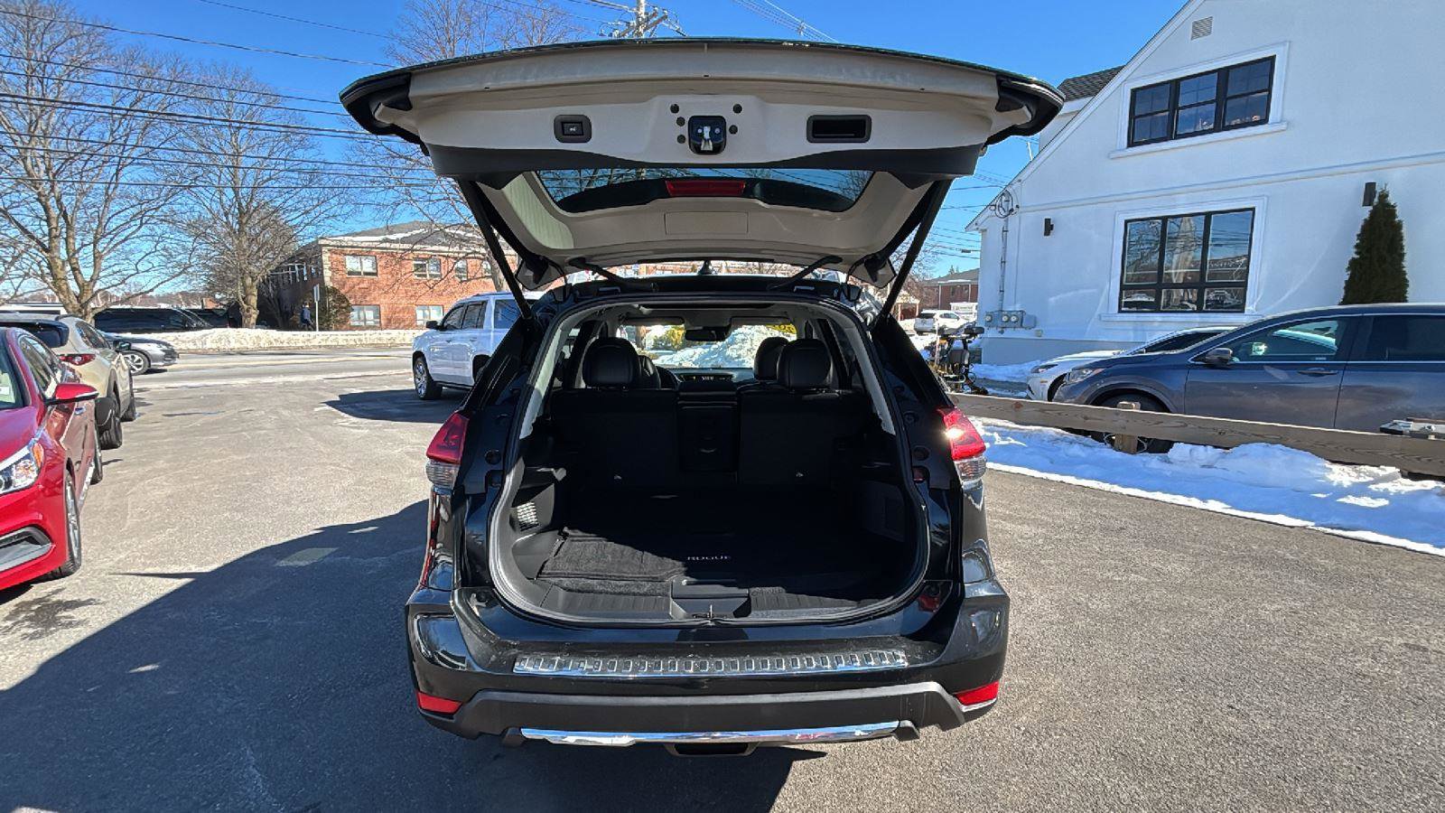 Used 2018 Nissan Rogue SL w/ Premium Package image 30