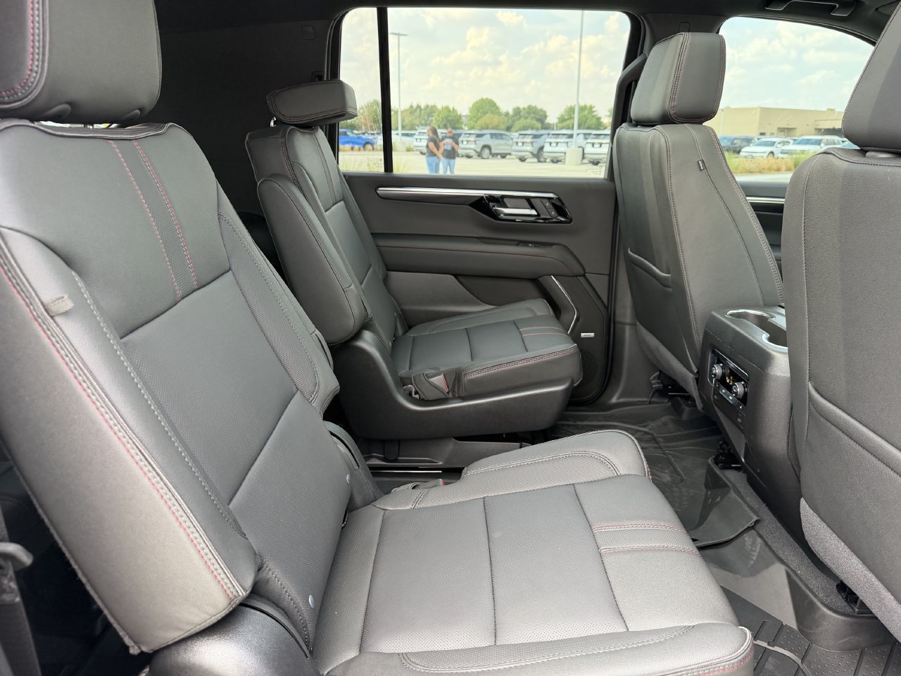 New 2026 Chevrolet Suburban RST w/ Comfort Package AWD/4WD image 27