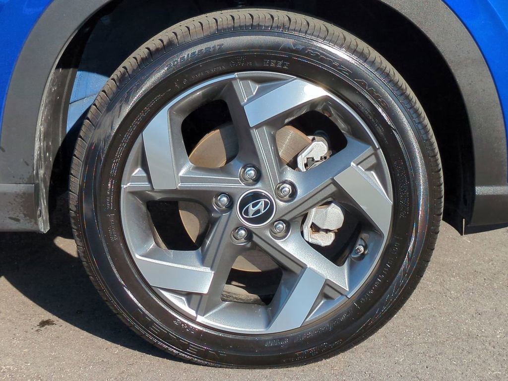Certified 2025 Hyundai Venue SEL image 10