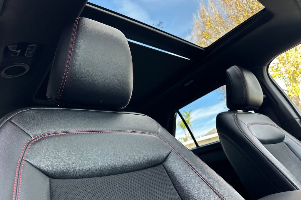 Used 2024 Ford Explorer ST-Line w/ Class IV Trailer Tow Package image 18