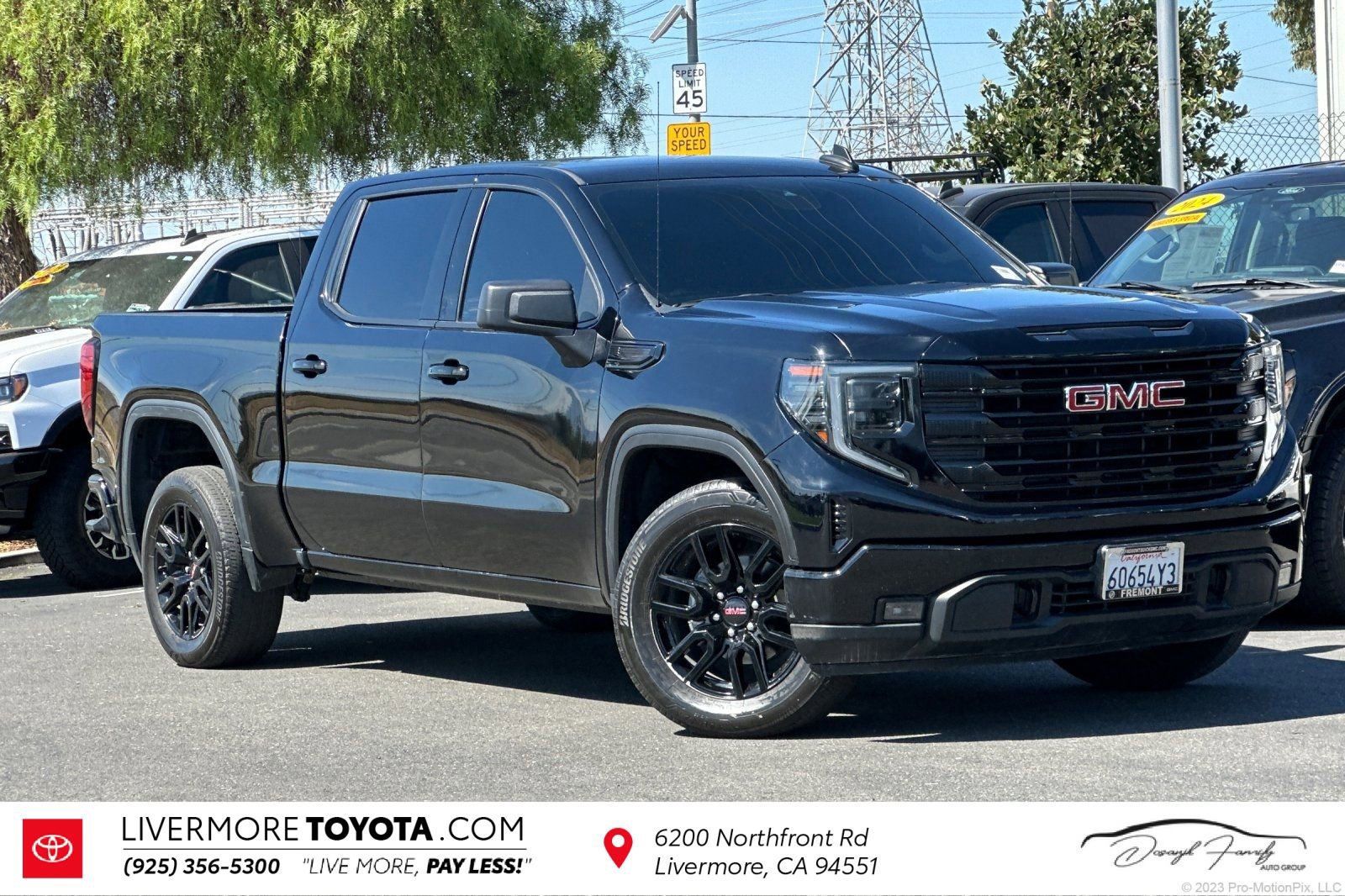 Used 2024 GMC Sierra 1500 Elevation image 1