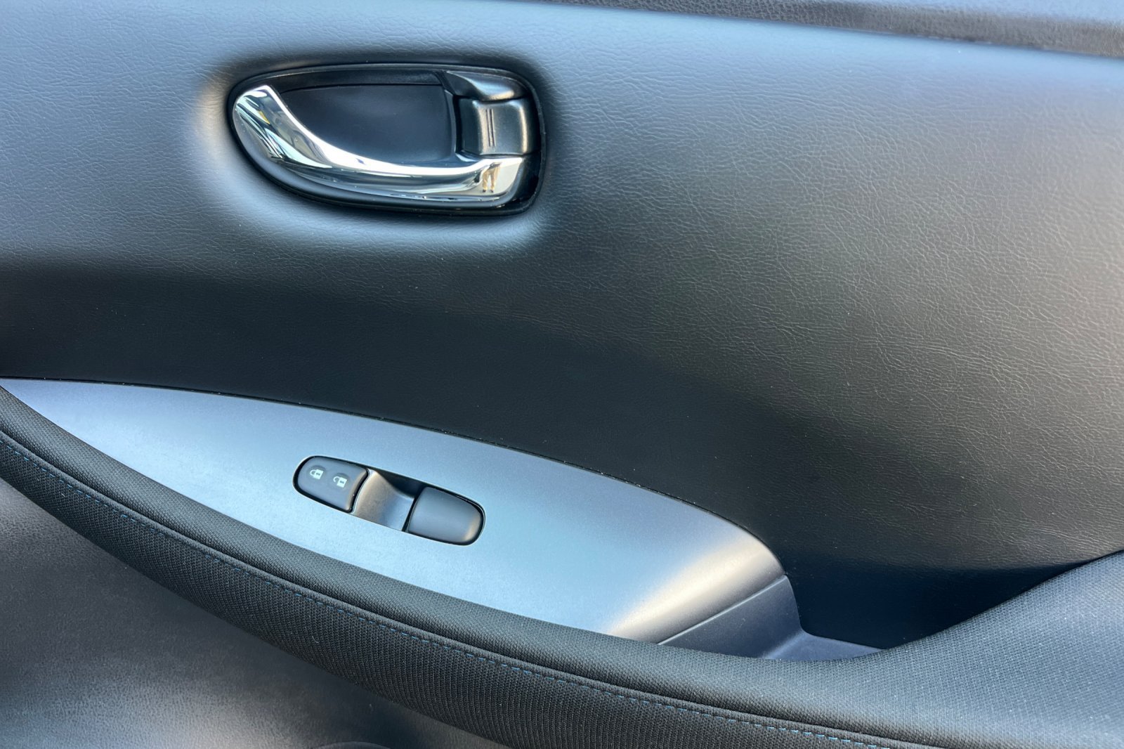 Certified 2025 Nissan Leaf S FWD image 20