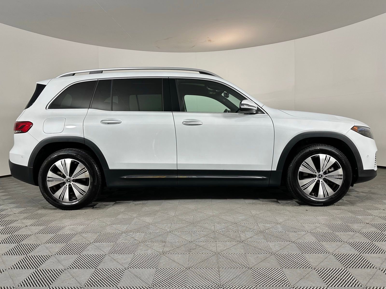 Used 2023 Mercedes-Benz EQB 300 300 w/ Exclusive Package image 31