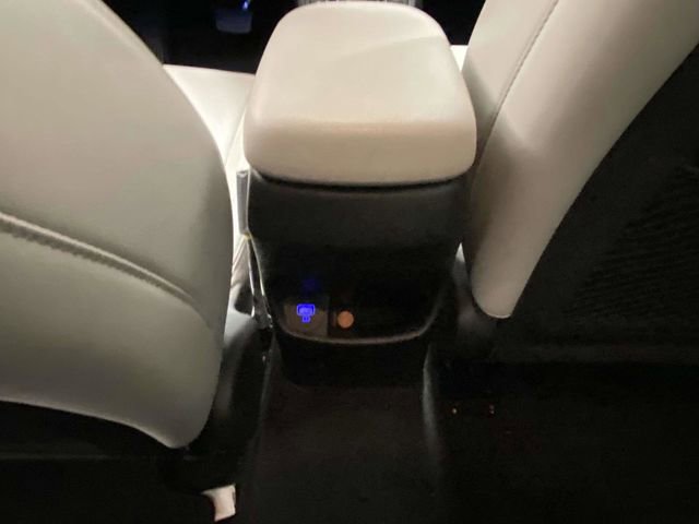 Used 2022 Hyundai Kona Limited image 10