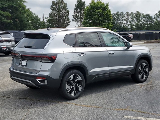 New 2025 Volkswagen Taos SE image 4