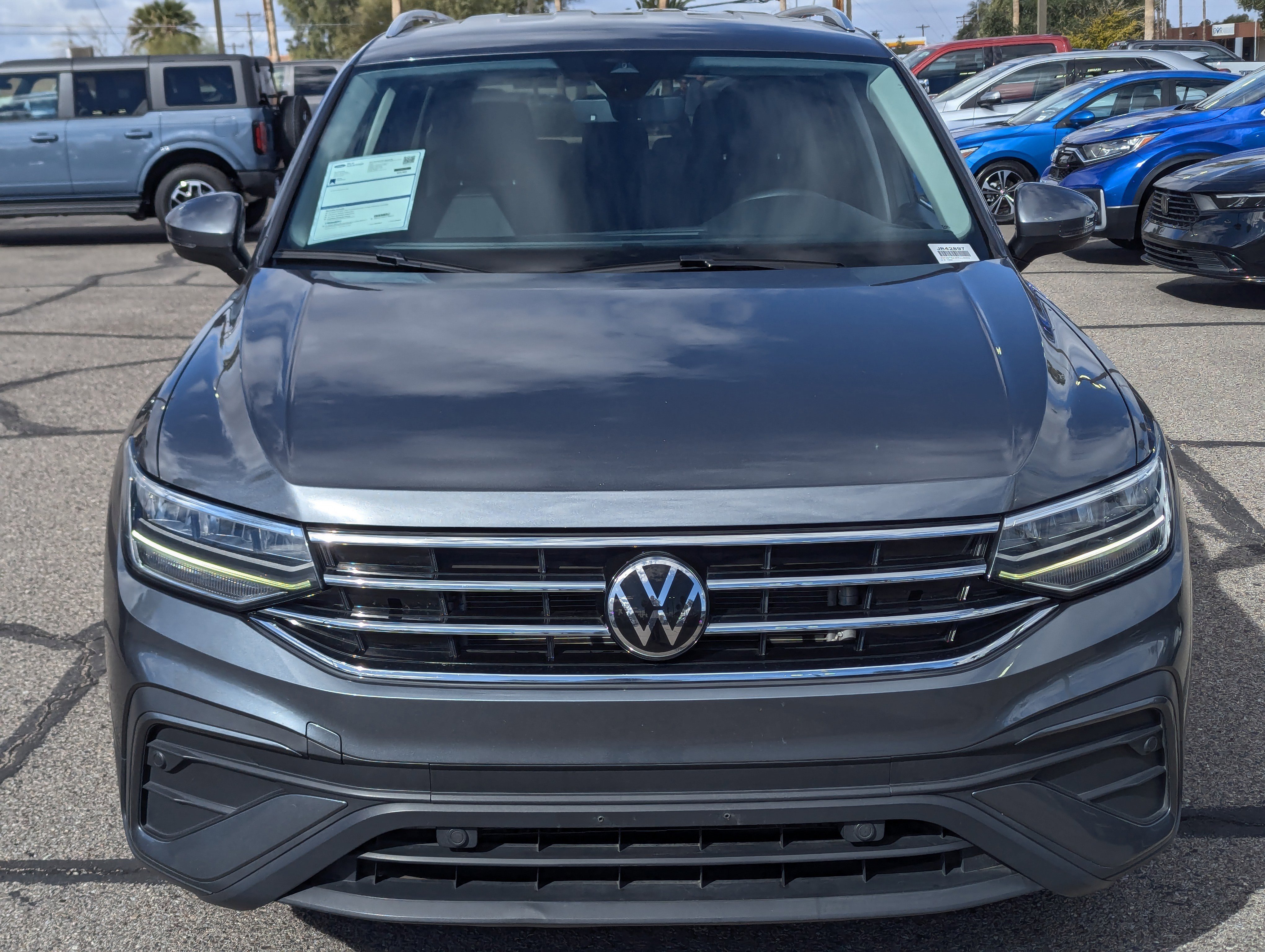 Used 2023 Volkswagen Tiguan SE image 6