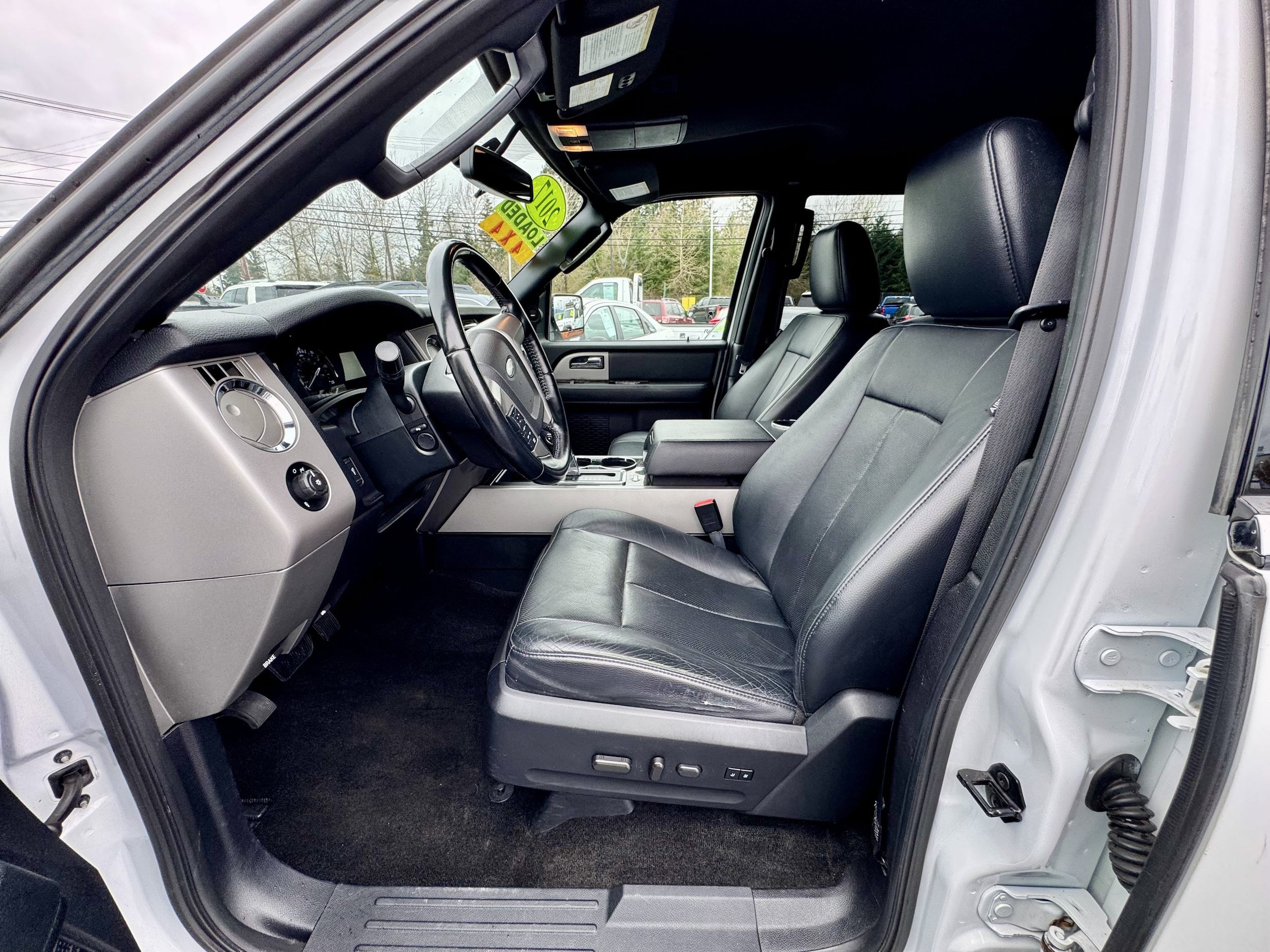 Used 2017 Ford Expedition Limited AWD/4WD image 9