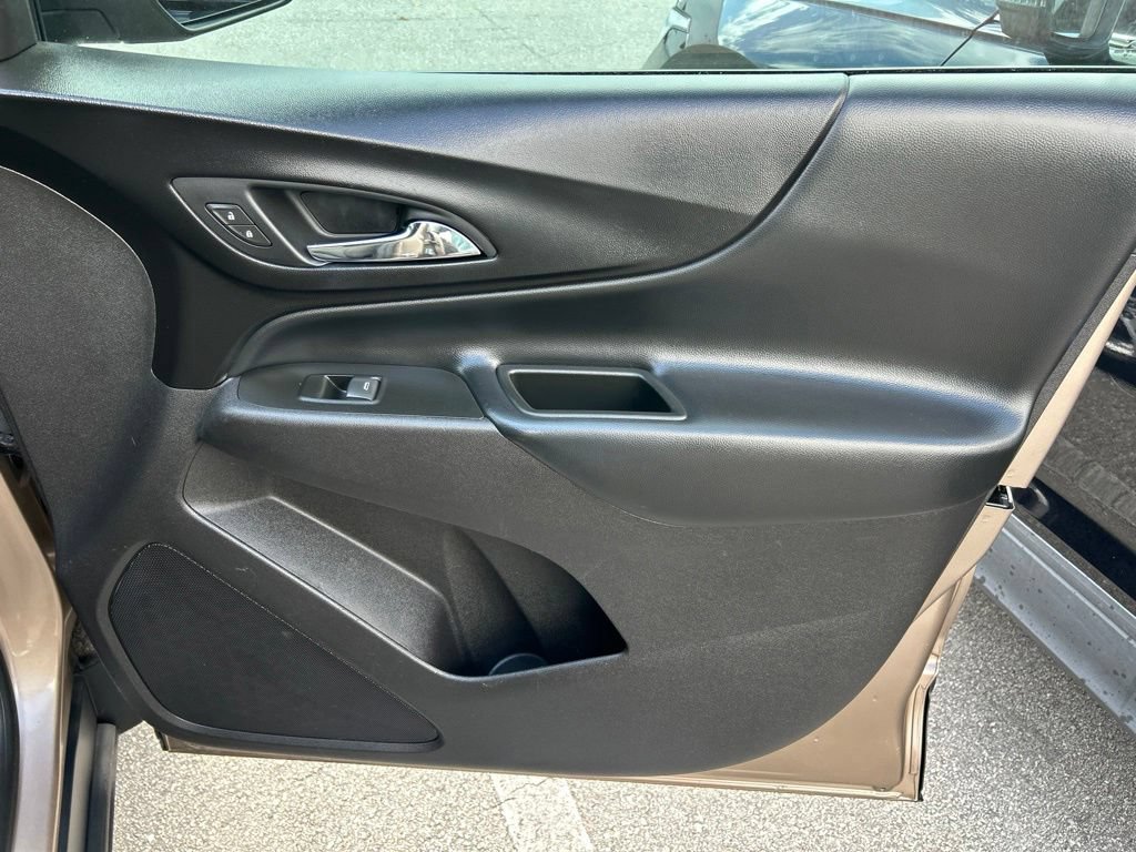 Used 2018 Chevrolet Equinox LT FWD image 40