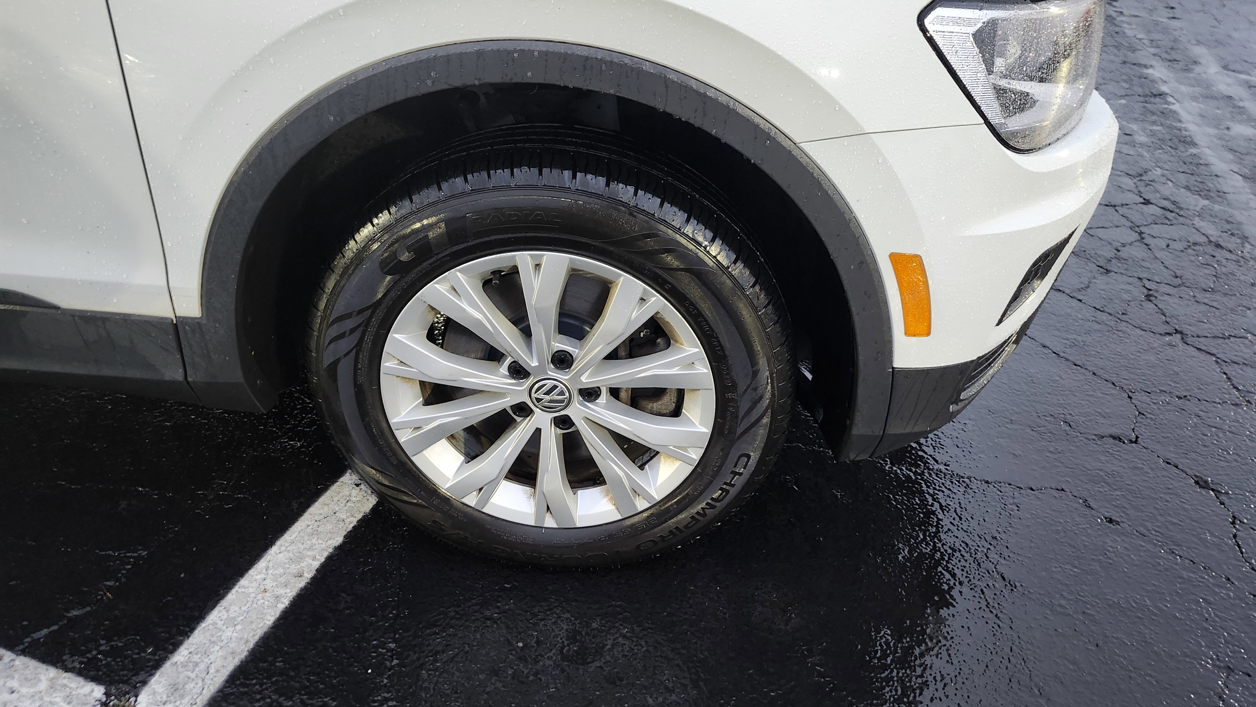 Used 2020 Volkswagen Tiguan S image 8