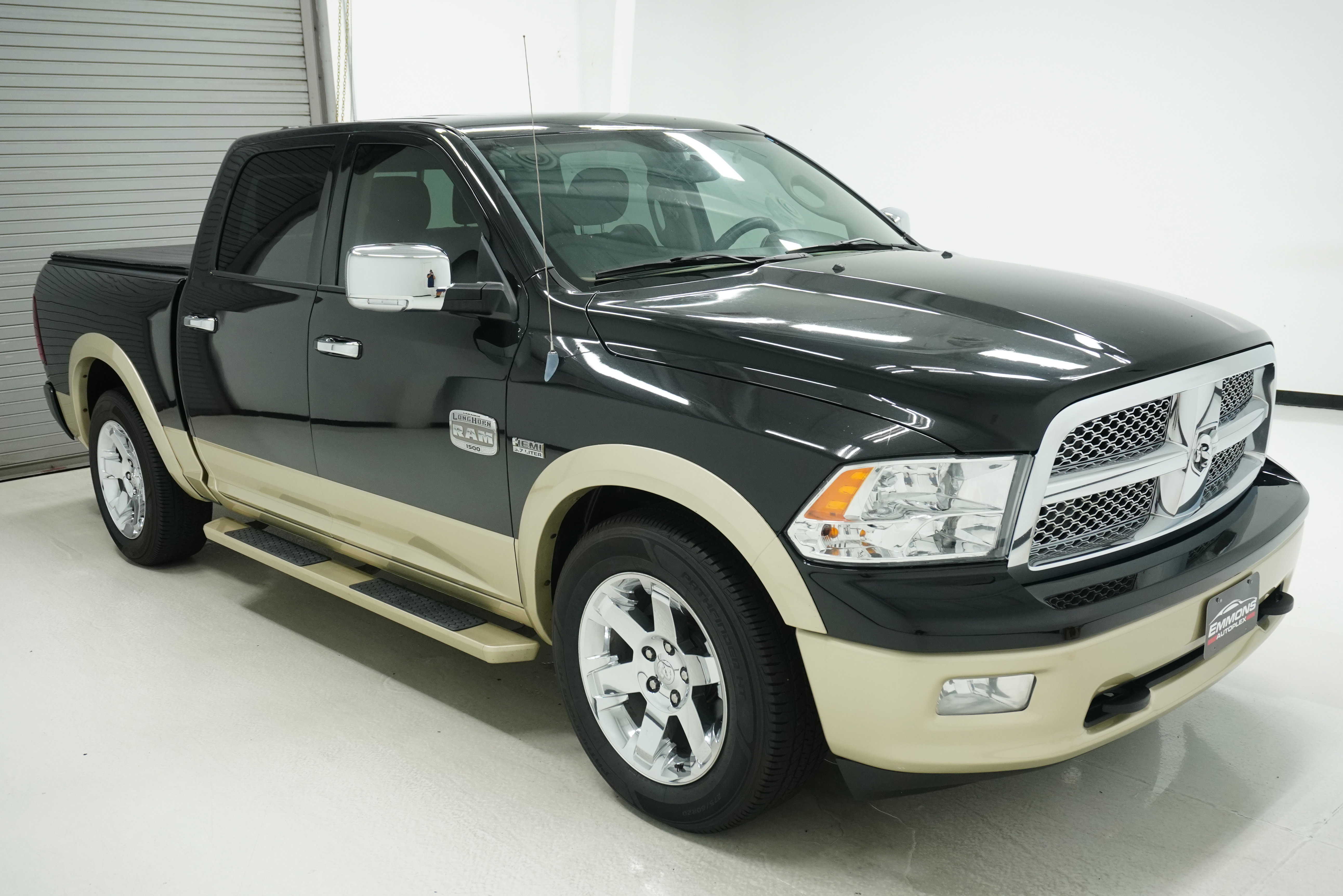 Used 2011 RAM 1500 Laramie Longhorn RWD image 3