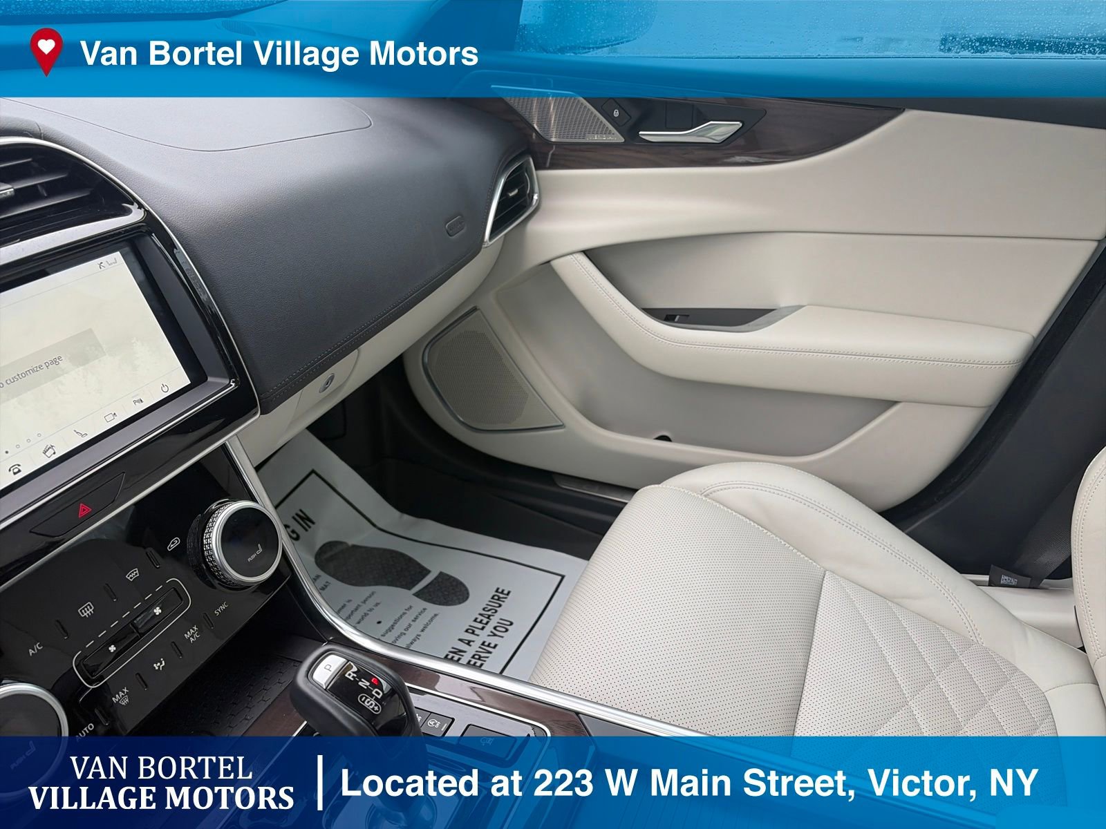 Used 2020 Jaguar XE S image 24