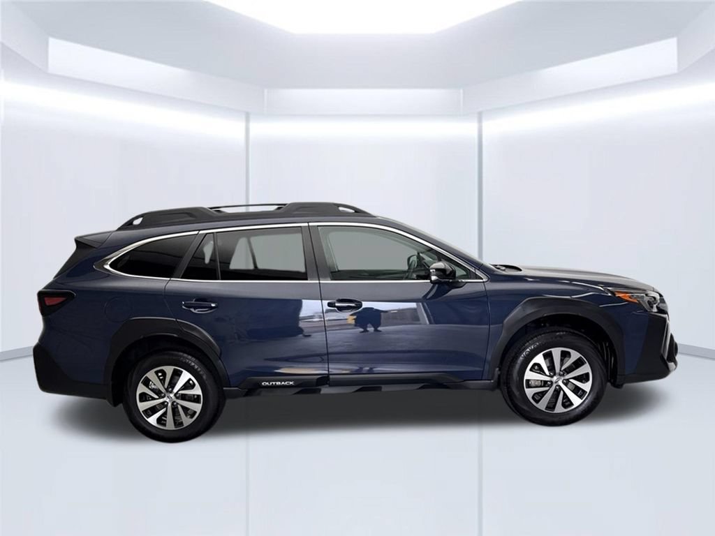 Used 2025 Subaru Outback Premium AWD/4WD image 9
