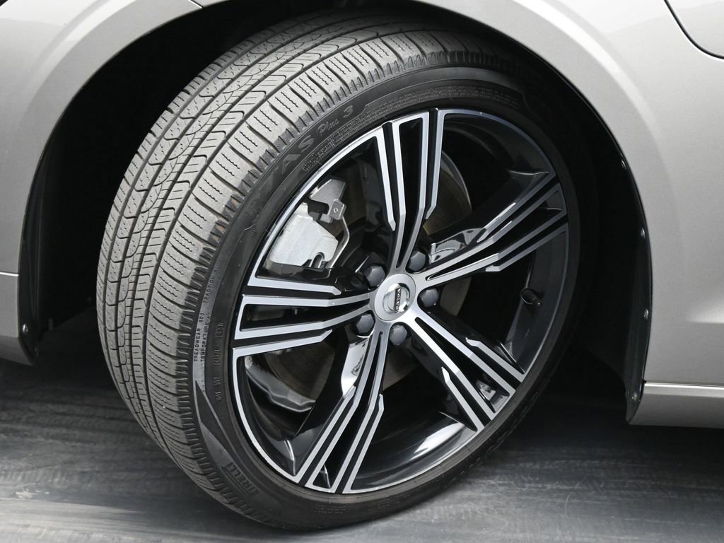 Used 2021 Volvo S60 T8 Inscription w/ Climate Package image 21