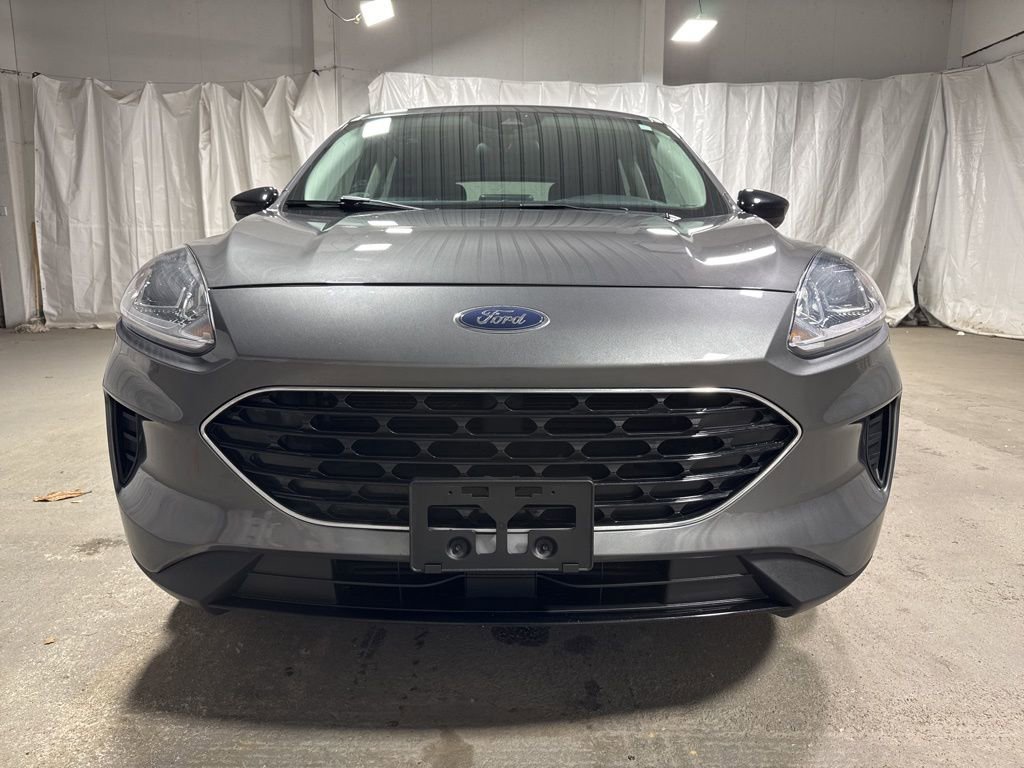 Used 2022 Ford Escape SE w/ SE Sport Appearance Package FWD image 2