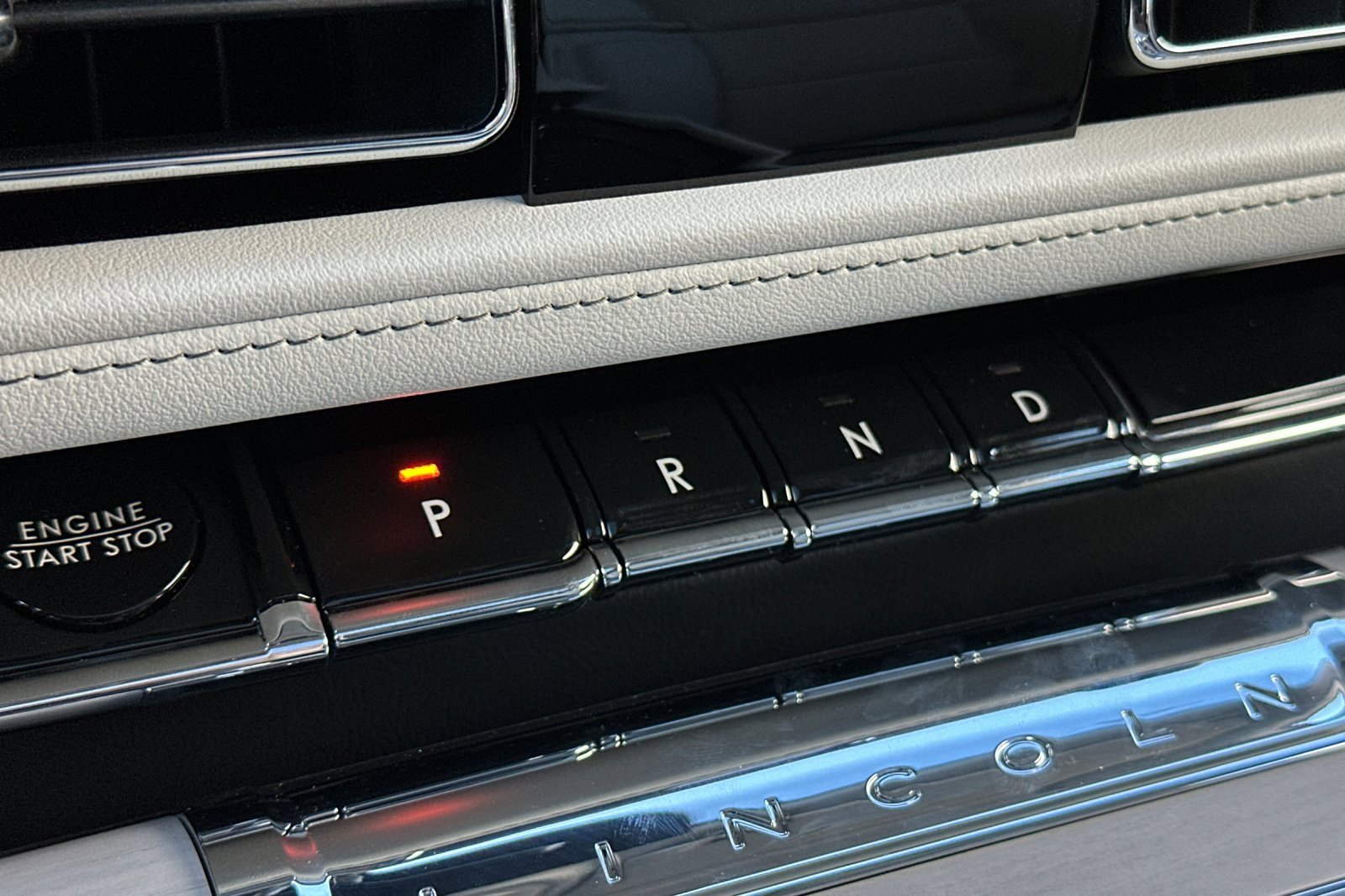 New 2025 Lincoln Aviator Reserve w/ Equipment Group 201A image 22