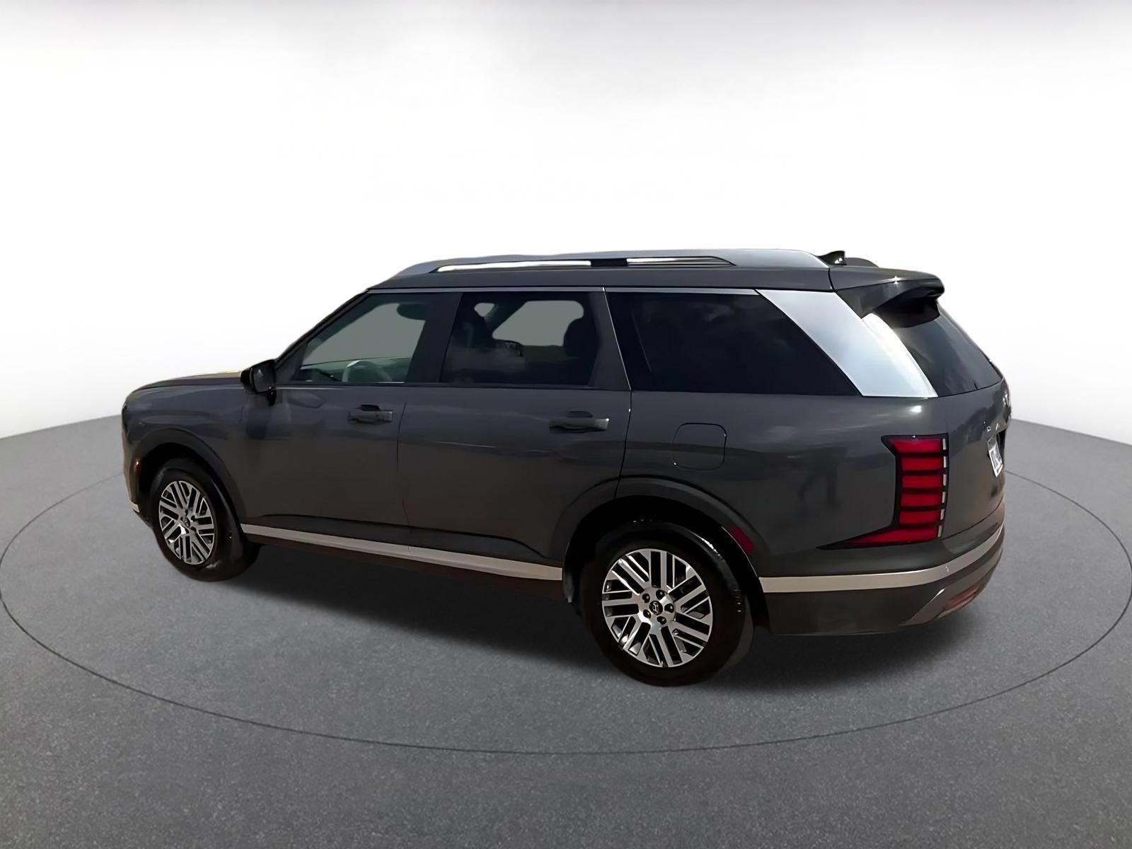 Used 2026 Hyundai Palisade SEL FWD image 10