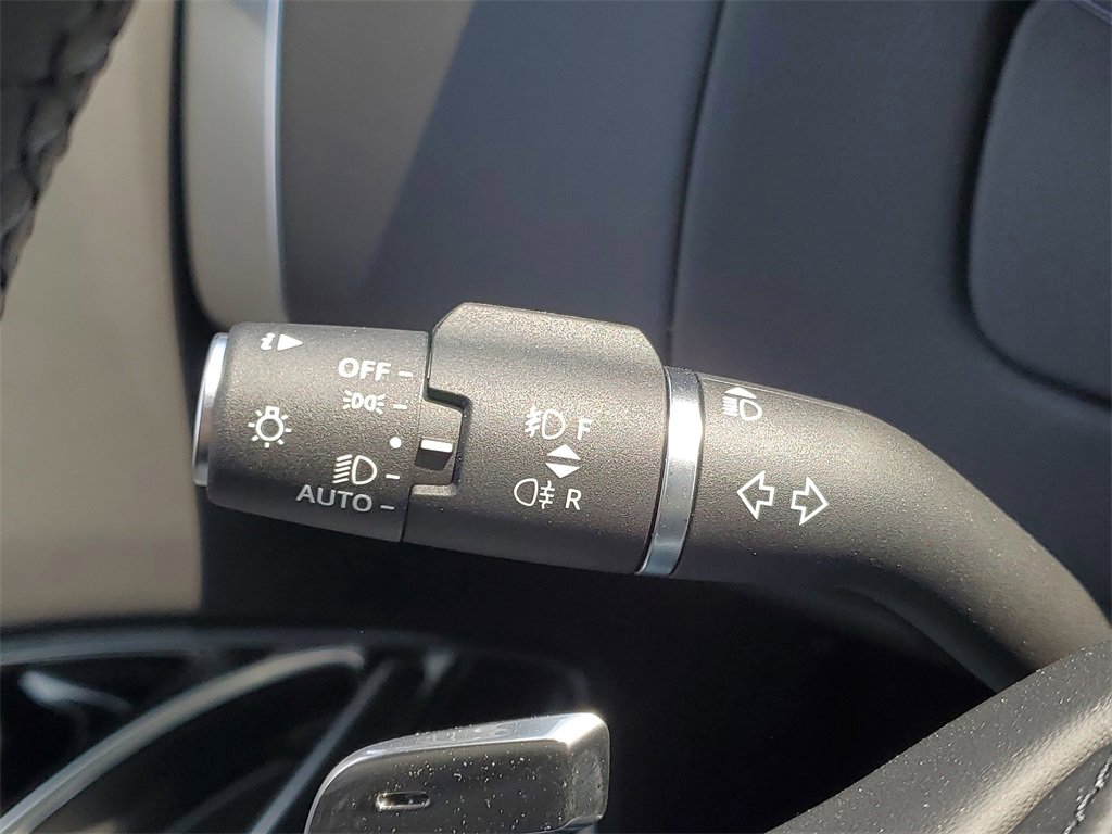 New 2025 Land Rover Range Rover SE image 16