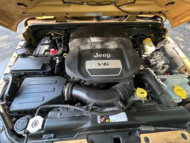 Used 2014 Jeep Wrangler Unlimited Sport w/ Quick Order Package 23S AWD/4WD image 39