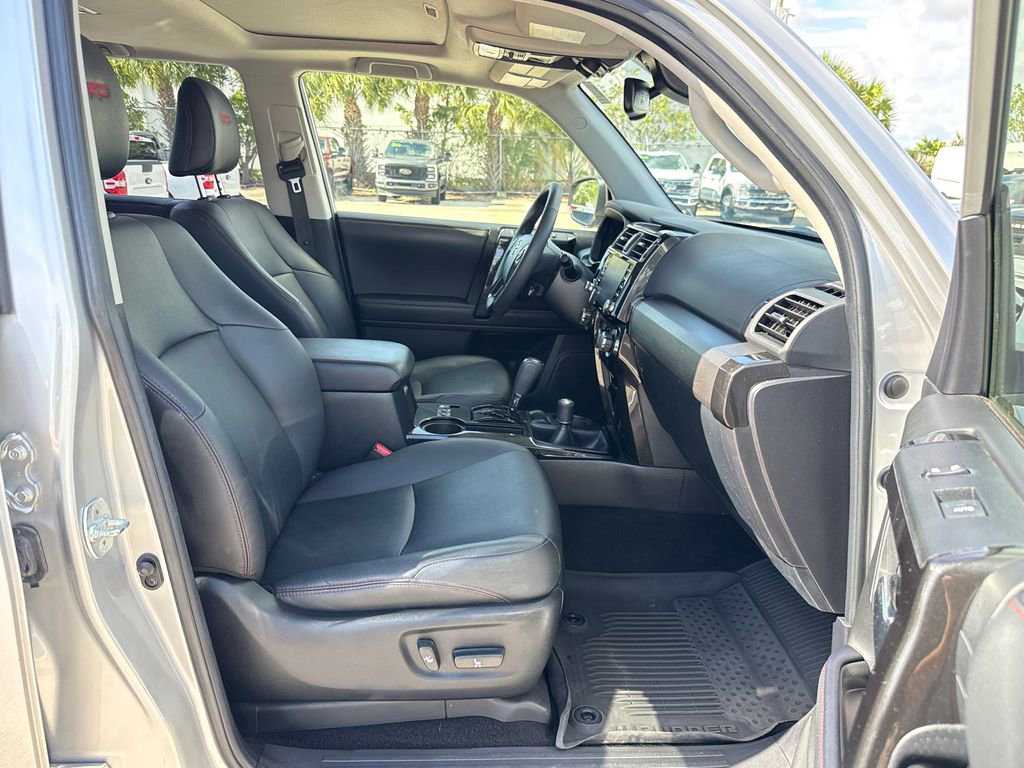 Used 2021 Toyota 4Runner Venture w/ Moonroof Package AWD/4WD image 27
