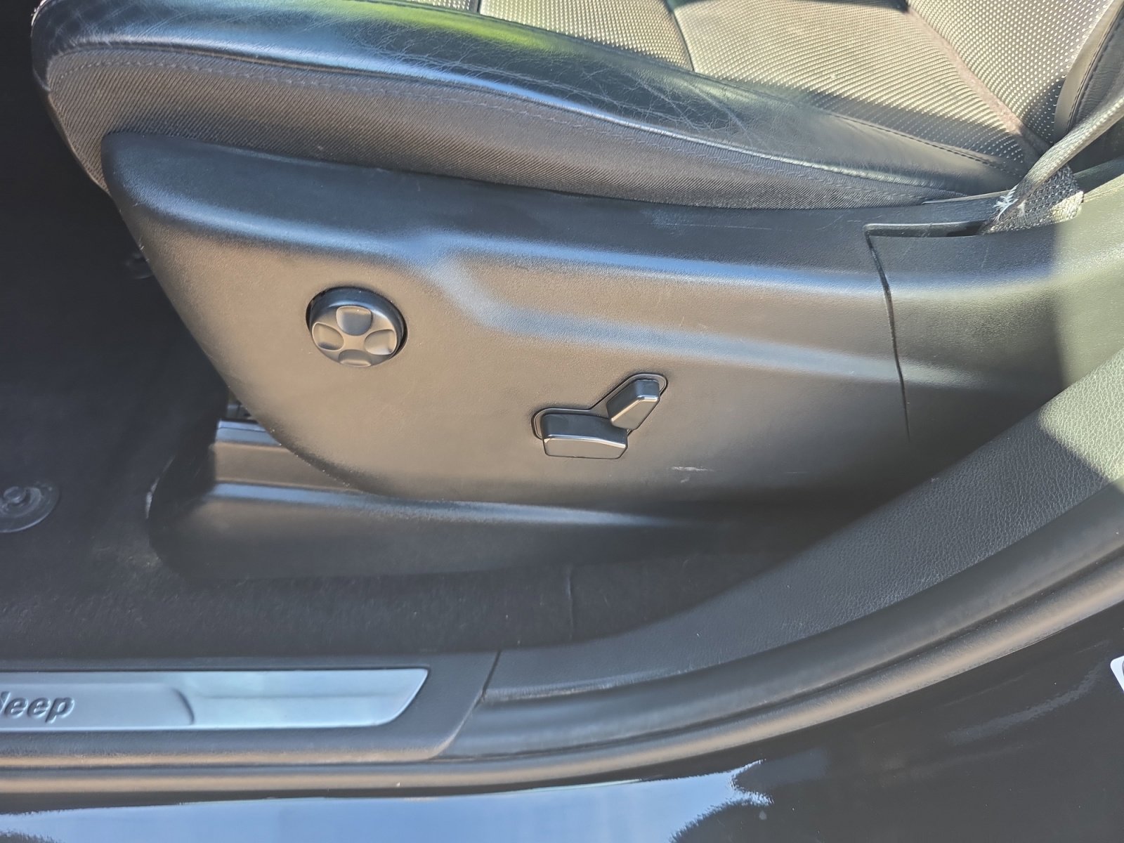 Used 2021 Jeep Grand Cherokee Limited w/ Luxury Group II image 14