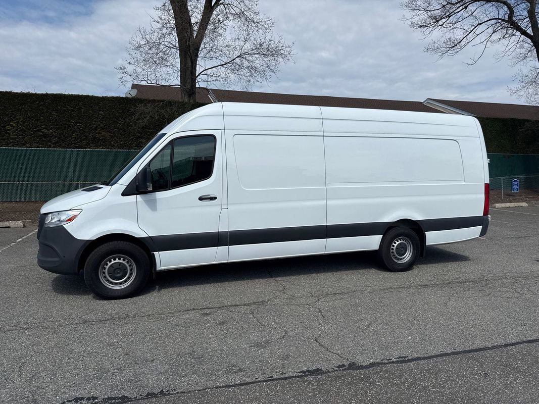 Used 2023 Mercedes-Benz Sprinter 2500 image 3
