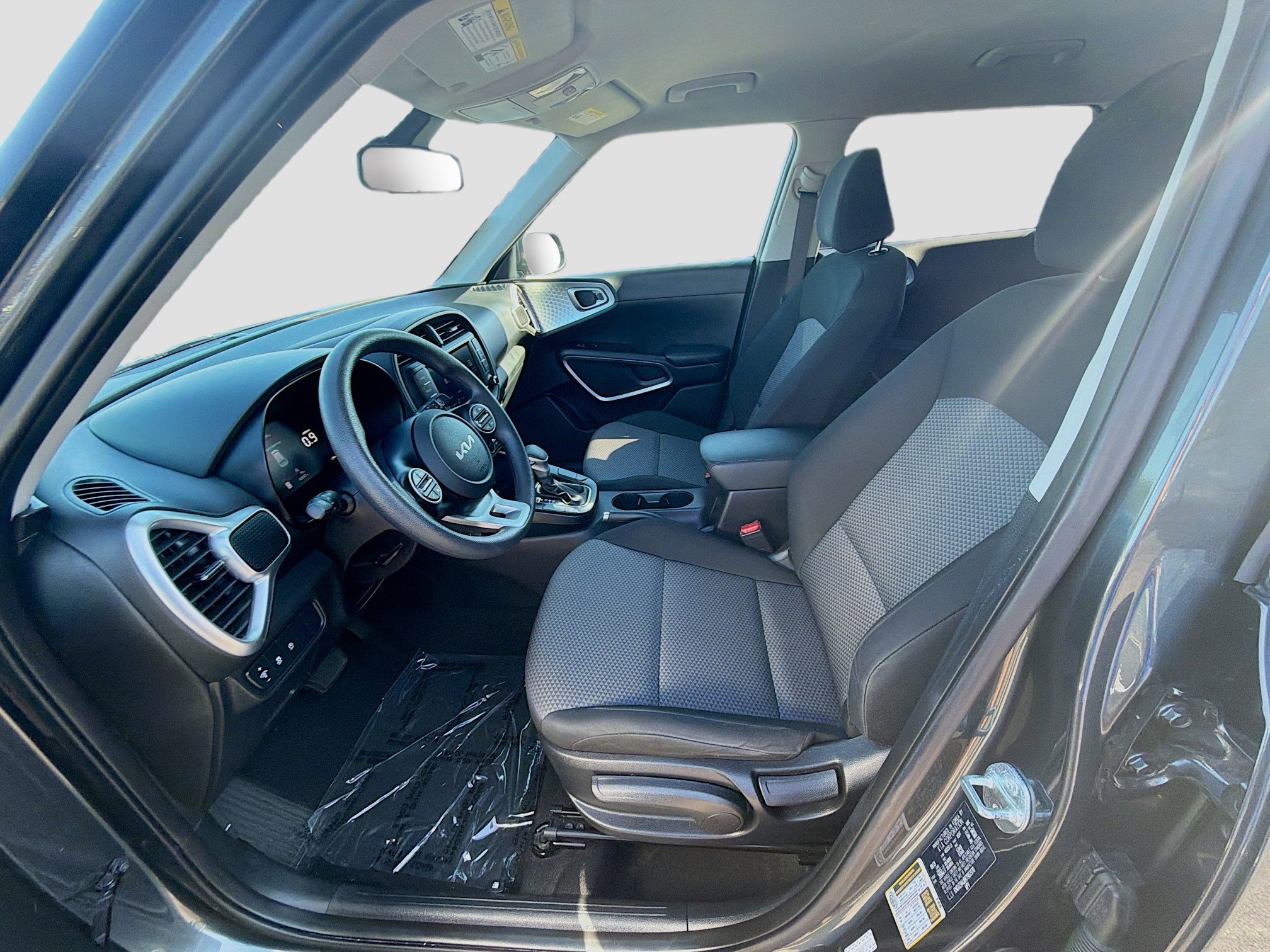 Used 2024 Kia Soul LX w/ Option Group 015 image 18