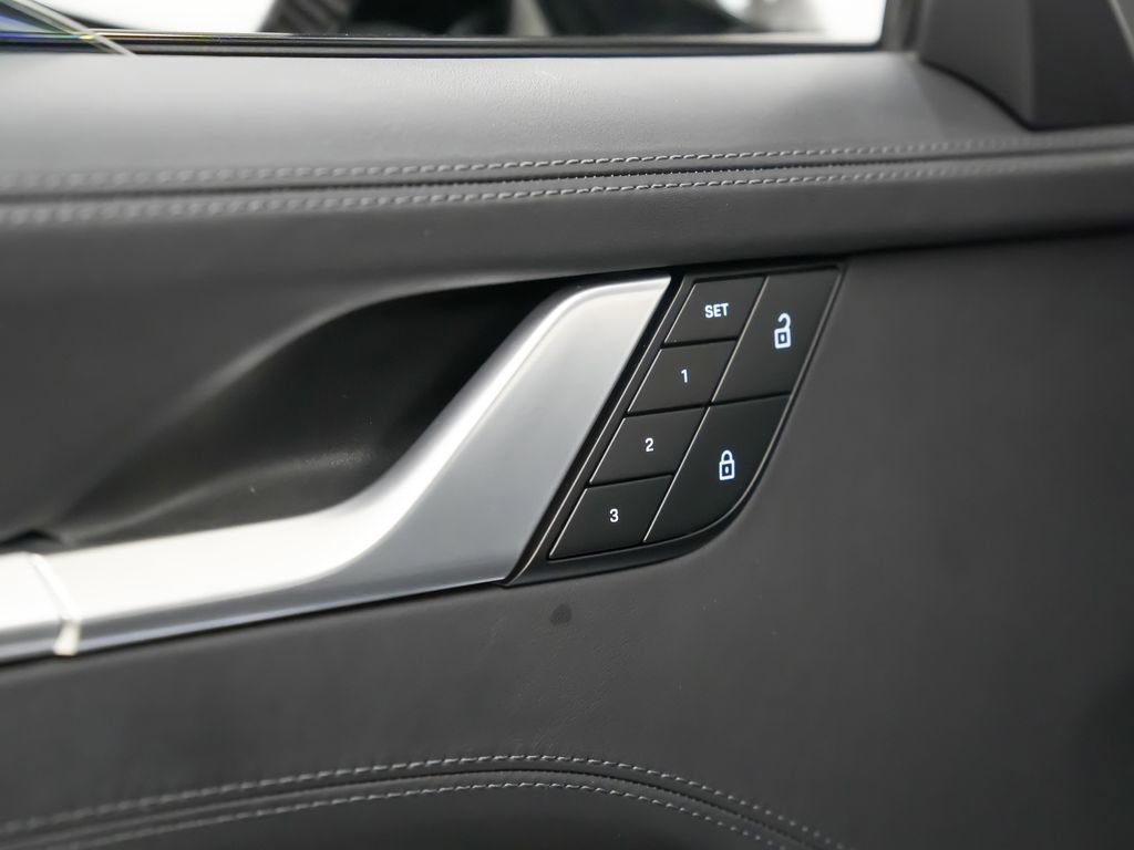 Used 2023 Porsche 911 Turbo image 18