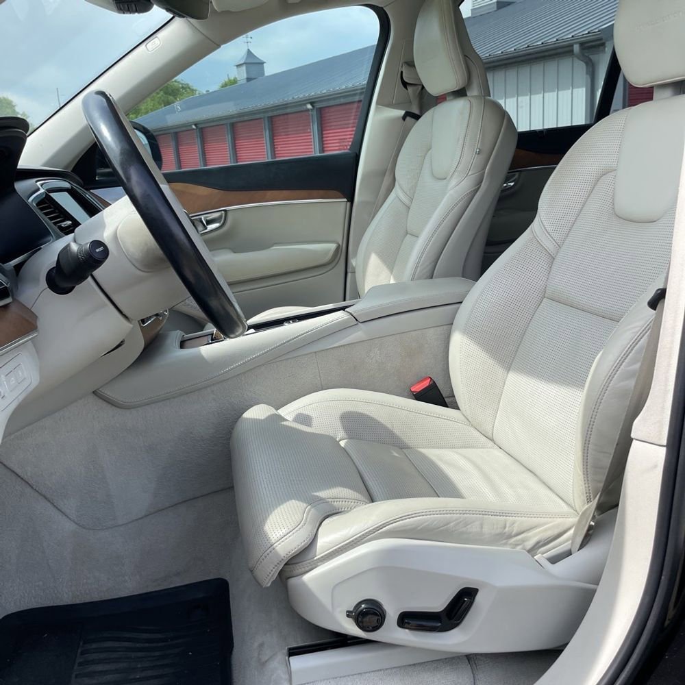 Used 2016 Volvo XC90 T8 Inscription w/ Vision Package AWD/4WD image 5