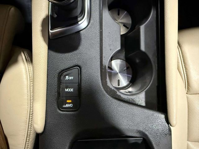 Used 2017 Cadillac XT5 Luxury w/ Driver Awareness Package image 24