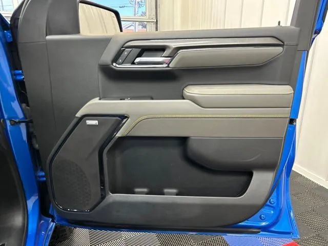 Used 2025 Chevrolet Silverado 1500 ZR2 w/ Technology Package AWD/4WD image 17