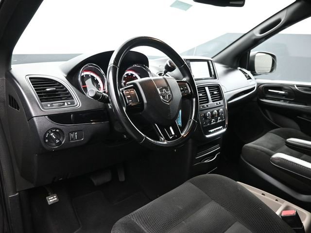 Used 2020 Dodge Grand Caravan SE FWD image 18