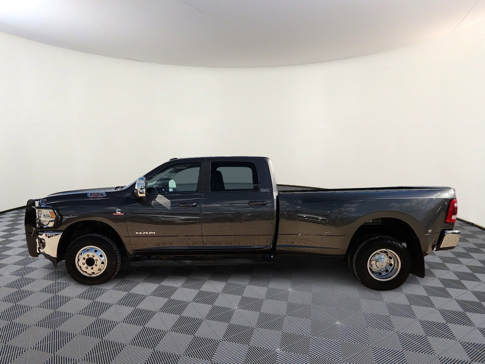 Used 2024 RAM 3500 Laramie w/ Protection Group image 2