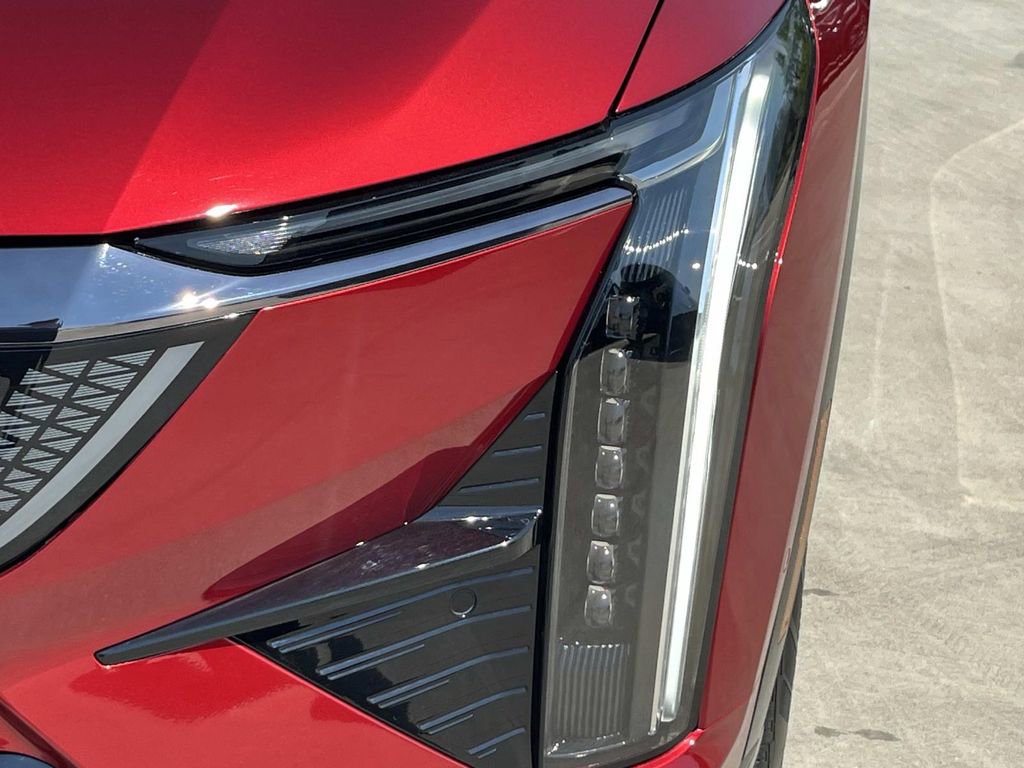 Used 2025 Cadillac Optiq Sport 1 image 9