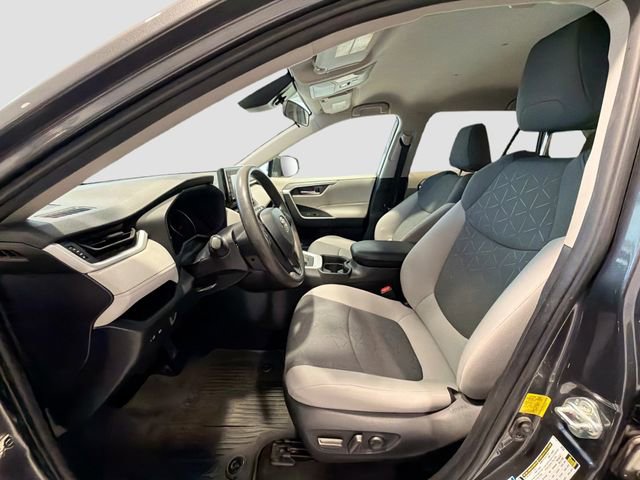 Used 2021 Toyota RAV4 XLE image 18