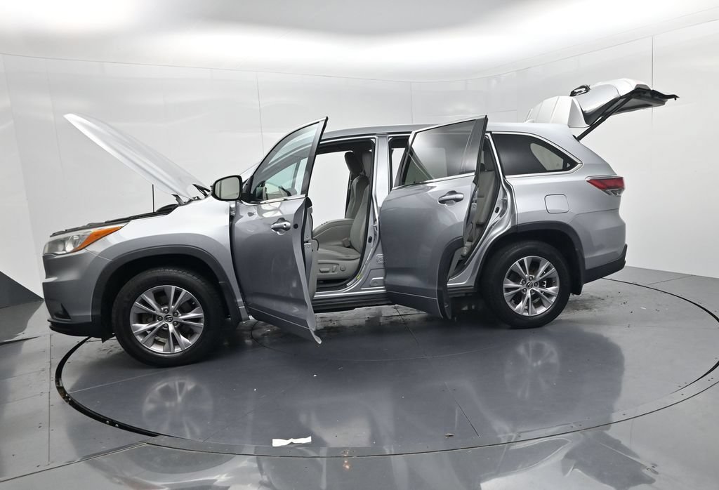 Used 2016 Toyota Highlander Plus AWD/4WD image 55
